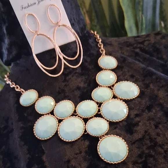 Elegant Gold and Mint Necklace and Gold Earring Set - Picture 2 of 9